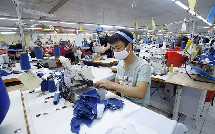 Trong bối cảnh hiện nay, các doanh nghiệp dệt may phải rất cố gắng để duy trì sản xuất.