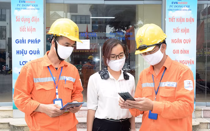 EVN đang tập trung rà soát, triển khai thực hiện giảm giá điện, giảm giá tiền điện cho khách hàng sử dụng điện bị ảnh hưởng bởi đại dịch COVID-19. Ảnh: VGP