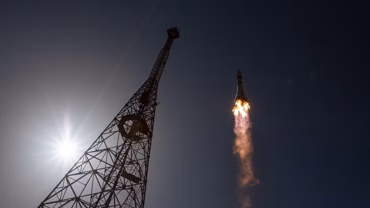 Tàu vũ trụ Soyuz MS-18 Nga rời bệ phóng Baikonur, Kazakhstan. Ảnh: Sputnik