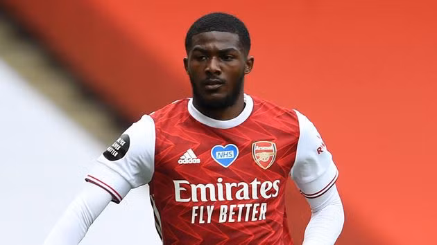 Ainsley Maitland-Niles chuẩn bị gia nhập AS Roma.