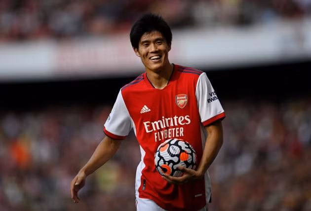 10. Takehiro Tomiyasu. Bản hợp đồng cuối hè của Arsenal thực sự đã giúp họ giải quyết triệt để cơn đau đầu nơi vị trí hậu vệ phải.