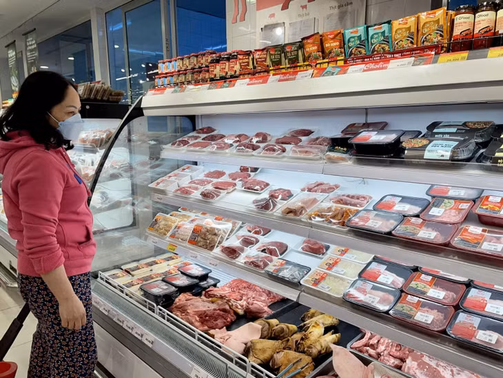 Nhiều doanh nghiệp bán lẻ đã tăng dự trữ mặt hàng thực phẩm tươi sống so với mọi năm.