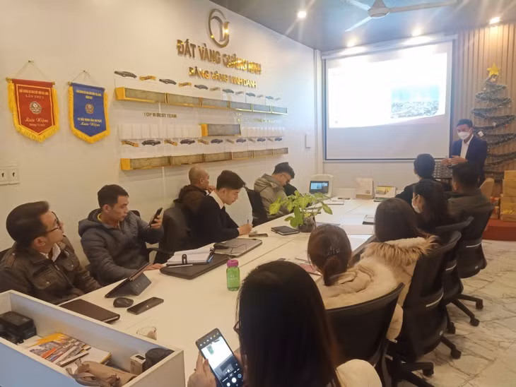 Công ty CP Đất Vàng Quảng Ninh luôn coi trọng xây dựng văn hóa doanh nghiệp, tập trung đào tạo kỹ năng cho nhân viên.