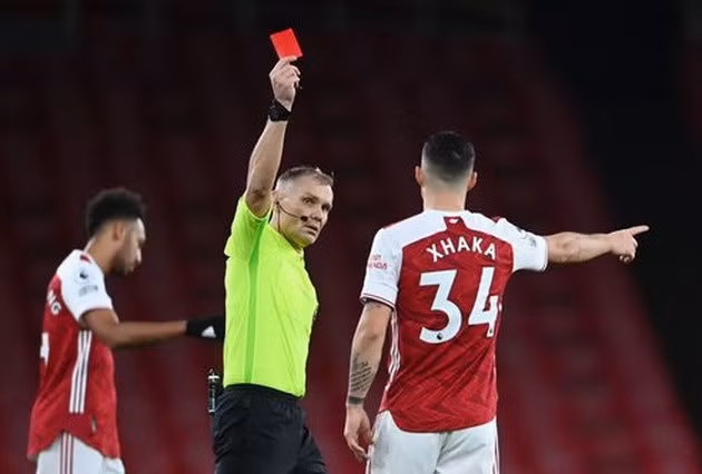 Xhaka có thể theo chân Aubameyang rời Arsenal.