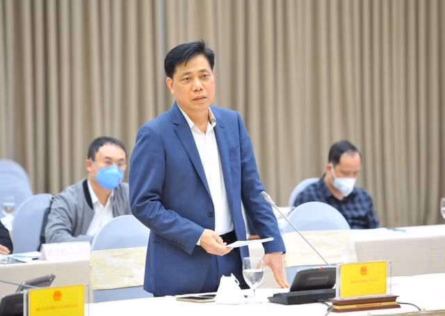 Thứ trưởng Bộ GTVT Nguyễn Ngọc Đông: Phải đảm bảo hạn chế ùn tắc giao thông, phục vụ tốt nhu cầu đi lại của người dân, đảm bảo giao thông thông suốt trước, trong và sau Tết Nhâm Dần và lễ hội Xuân 2022 - Ảnh: VGP/Đức Tuân