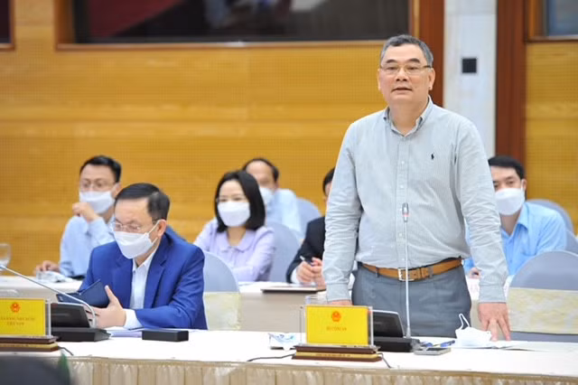 Trung tướng Tô Ân Xô, Chánh Văn phòng Bộ Công an thông tin về kết quả điều tra vụ án tại Công ty Việt Á - Ảnh: VGP/Đức Tuân