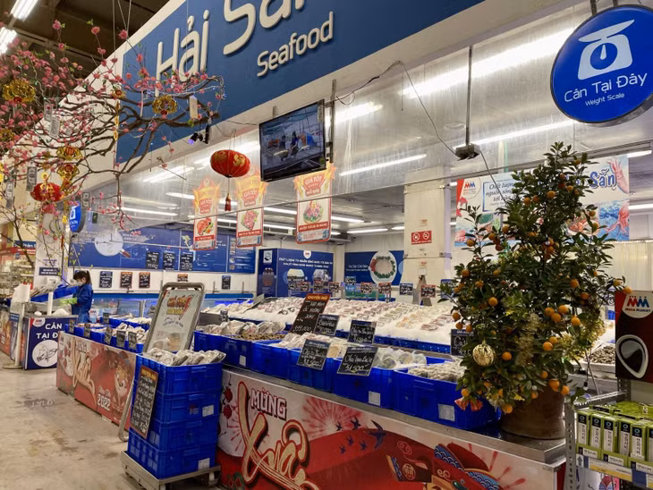 Gian hàng hải sản tại siêu thị Mega Market Hoàng Mai.