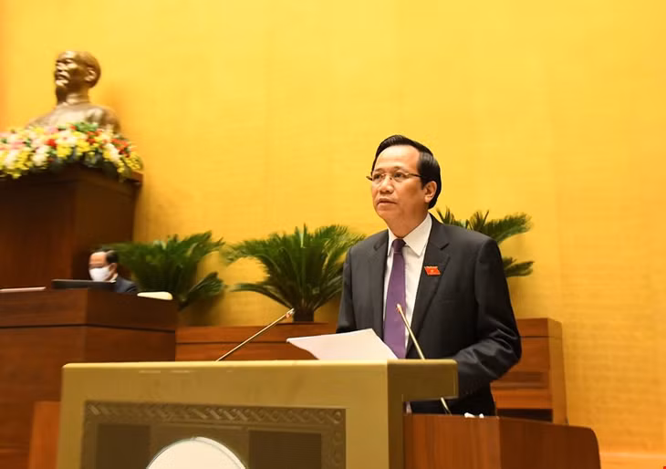 Bộ trưởng Lao động-Thương binh và Xã hội Đào Ngọc Dung báo cáo Quốc hội về Chương trình mục tiêu quốc gia giảm nghèo giai đoạn 2021-2025 tại Kỳ họp thứ nhất, Quốc hội khóa XV.