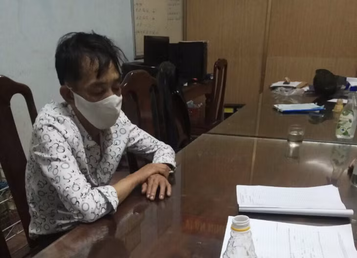 Đối tượng Vũ có biểu hiện "phê" ma túy khi đưa về trụ sở Công an làm việc.