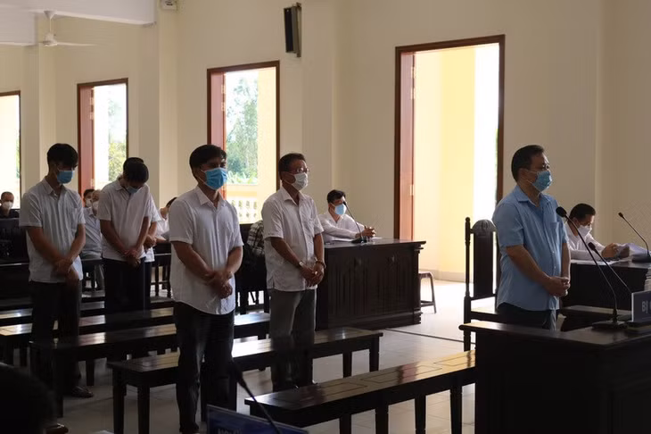 Các bị cáo tại phiên xét xử (Ảnh: LC).