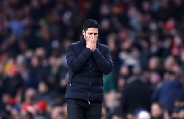 HLV Arteta không thể giúp Arsenal giành chiến thắng trước Burnley.
