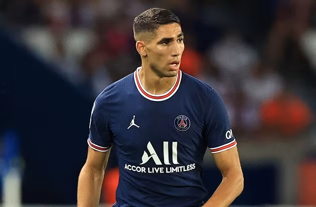 2. Achraf Hakimi (70 triệu). Sau một mùa giải thành công cùng Inter Milan, ngôi sao người Maroc chuyển đến đầu quân cho Paris Saint-Germain và lại gây ấn tượng mạnh mẽ trong màu áo mới. Sau 18 lần ra sân tại Ligue 1, Hakimi đã đóng góp 3 bàn thắng và 3 kiến tạo.