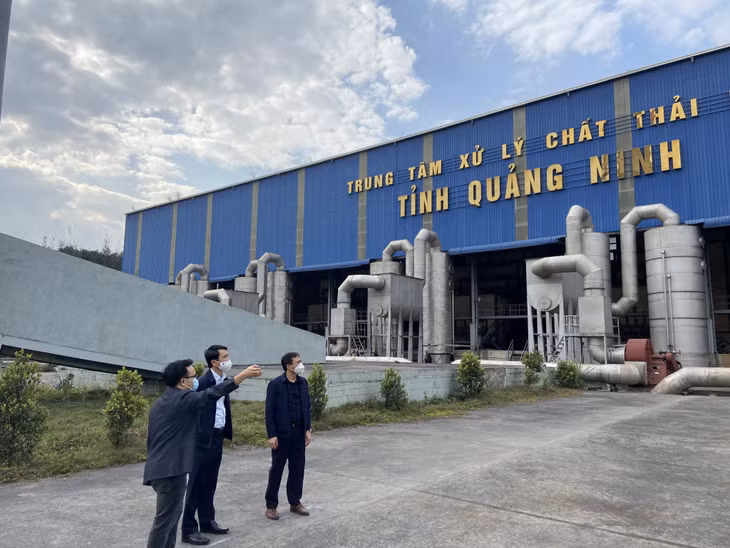 Đồng chí Phạm Văn Thành, Phó Chủ tịch UBND tỉnh yêu cầu Công ty Indevco triển khai dự án phải đảm bảo đúng các quy định về môi trường.