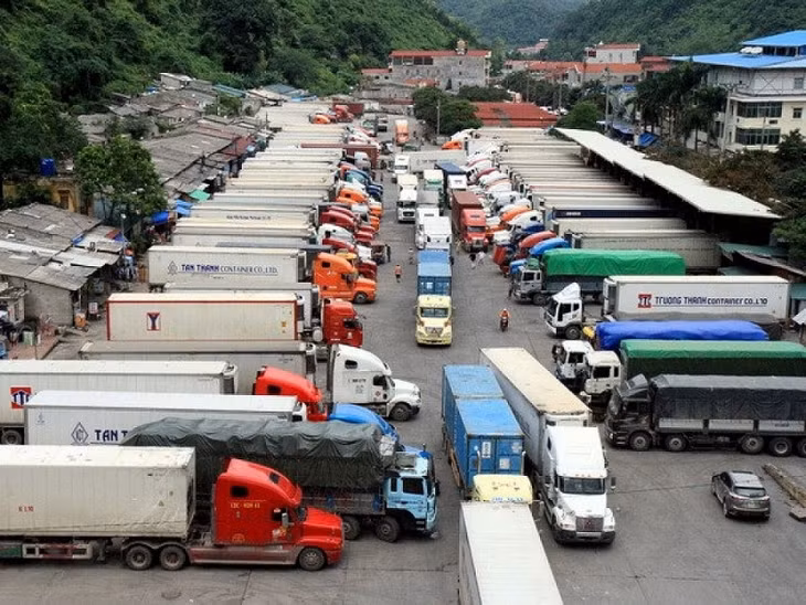 Tiếp tục gỡ khó cho thông quan qua cửa khẩu