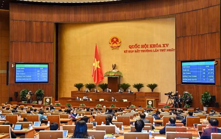 Lần đầu tiên Quốc hội thông qua “1 luật sửa nhiều luật”. (Ảnh: LINH KHOA)