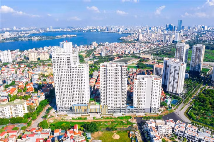 Một trong những điều kiện kinh doanh bất động sản là phải thành lập doanh nghiệp theo quy định của pháp luật về doanh nghiệp hoặc hợp tác xã theo quy định của pháp luật về hợp tác xã, có ngành nghề kinh doanh bất động sản