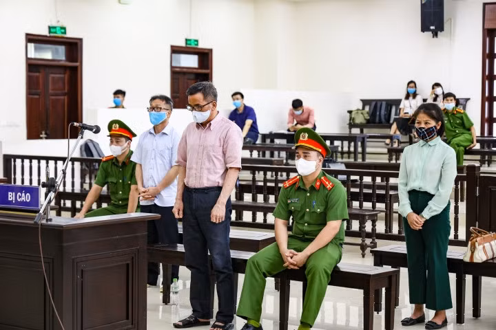 Các bị cáo trong phiên phúc thẩm.