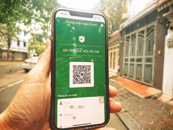 Vì sao nhiều người chưa được cập nhật tiêm vắc xin mũi 3 trên app? - Ảnh 1.