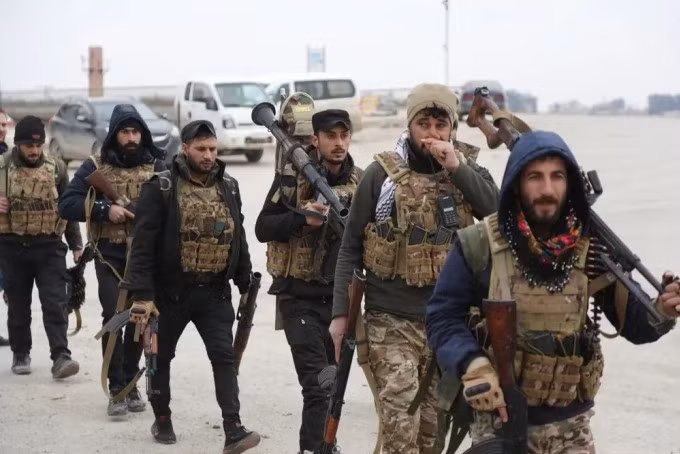 Các thành viên Lực lượng Dân chủ Syria (SDF) tại thành phố Hasakeh, đông bắc Syria hôm 24/1. Ảnh: AFP.