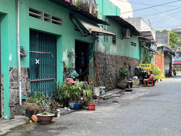 Căn nhà trọ xảy ra vụ án mạng được niêm phong phục vụ công tác điều tra.