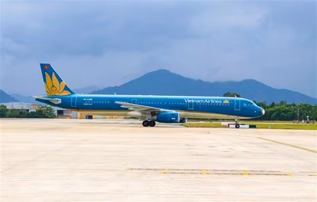 Thong tin them ve vu may bay Vietnam Airlines bi de doa ban ha hinh anh 1