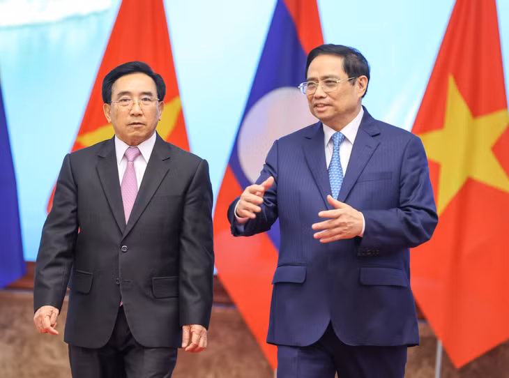 Thủ tướng Phạm Minh Chính và Thủ tướng Chính phủ Lào Phankham Viphavanh. Ảnh: VGP/Nhật Bắc