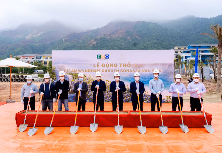 Tập đoàn CEO động thổ phân khu Whyndham Garden Sonasea Vân Đồn, ngày 6/1/2022.