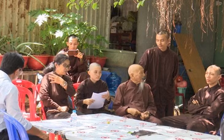 Cơ quan chức năng đã khởi tố vụ án liên quan đến những hành vi vi phạm, lợi dụng hoạt động tôn giáo, từ thiện để trục lợi tại Tịnh thất Bồng Lai. (Ảnh: TTXVN/tuoitre.vn).