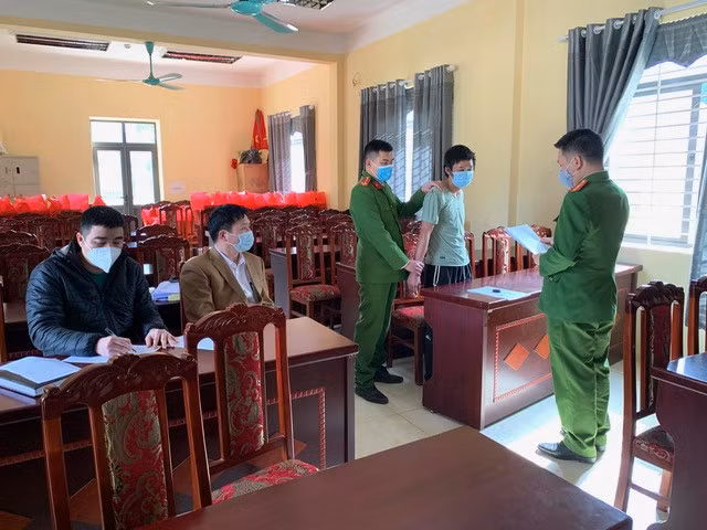 Cơ quan Cảnh sát điều tra Công an tỉnh thi hành lệnh bắt đối với Tạ Văn Thường