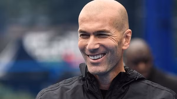 Zidane được nhắm cho chiếc ghế nóng của PSG.