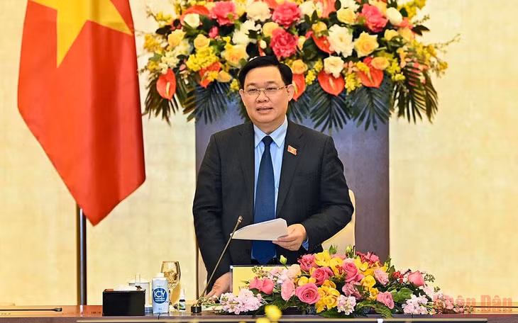 Chủ tịch Quốc hội Vương Đình Huệ phát biểu tại lễ ký kết.
