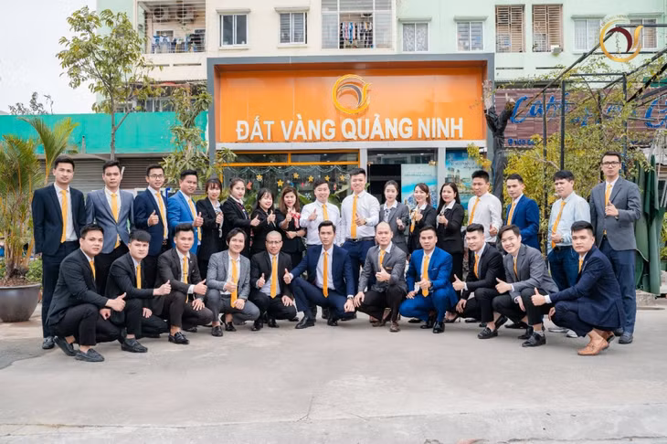 Lãnh đạo và nhân sự của Công ty CP Đất Vàng Quảng Ninh.