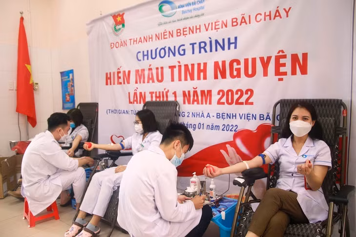 Bệnh viện đã tổ chức chương trình hiến máu tình nguyện trước Tết Nguyên đán để đảm bảo nguồn máu dự trữ cho cấp cứu, điều trị người bệnh dịp Tết.