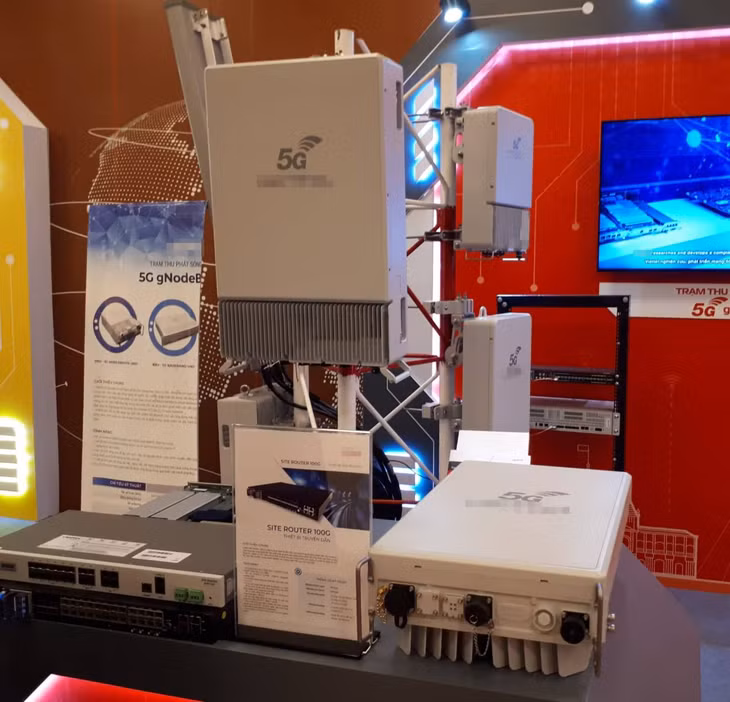 Thiết bị 5G được triển lãm tại một diễn đàn công nghệ số Việt Nam.