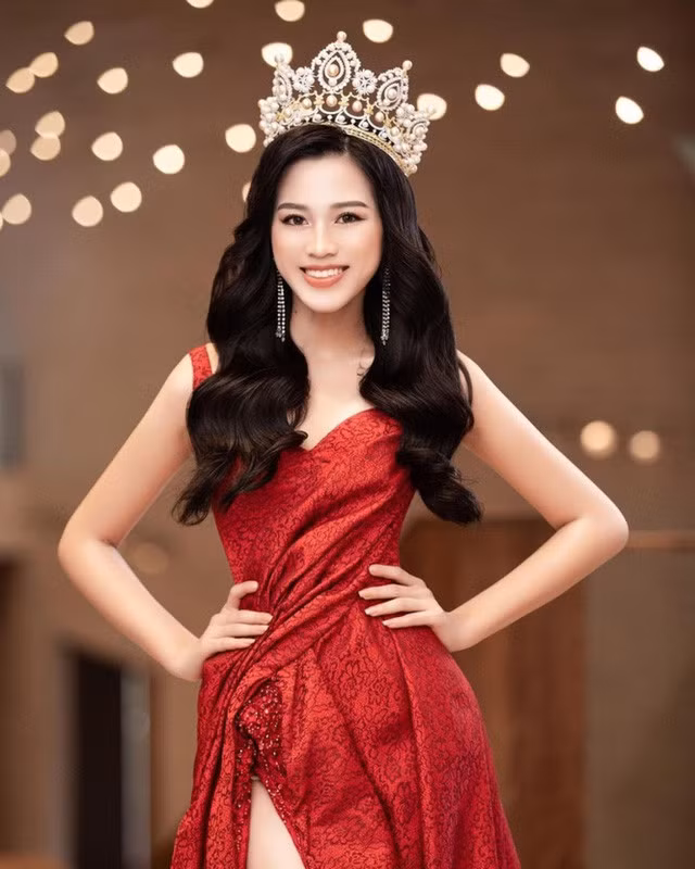 Lộ diện 5 mẫu thiết kế đầm dạ hội của Hoa hậu Đỗ Thị Hà tại Miss World 2021 - Ảnh 1.