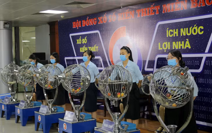 Việc quay số mở thưởng XSKT miền Bắc được thực hiện đúng theo quy trình hướng dẫn của Bộ Tài chính và đảm bảo yêu cầu phòng chống dịch.