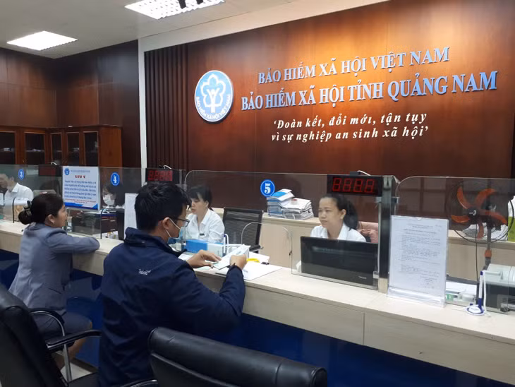 Giải quyết thủ tục hành chính BHXH.