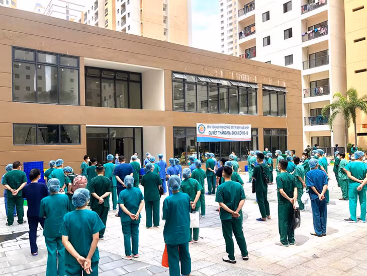 Đoàn thầy thuốc tình nguyện Quảng Ninh nhận nhiệm vụ hỗ trợ chống dịch tại Bệnh viện dã chiến số 6.