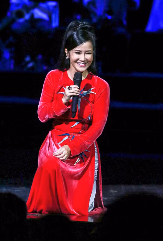 Hồng Nhung xin nhận phạt vì quên lời (ảnh: Hải Bá).