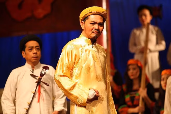 NSND Trung Hiếu và NSND Hoàng Dũng trên sân khấu kịch.