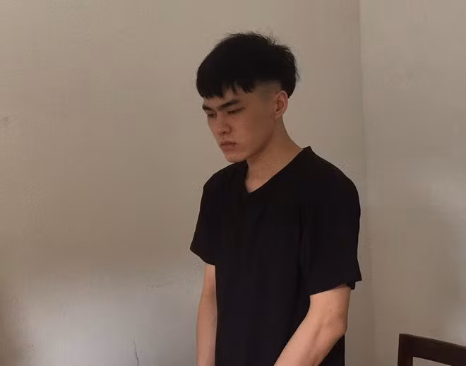 Triệu Văn Mạnh tại cơ quan cảnh sát điều tra.