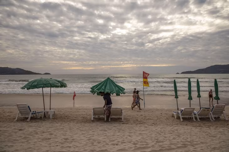Bãi biển Patong ở Phuket, Thái Lan. Ảnh: Bloomberg