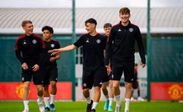 Các tài năng trẻ của Man Utd đã tập trung.