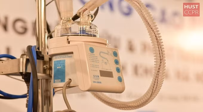 30 máy oxy dòng cao BKVM-HF1 được chuyển tới tâm dịch TP HCM, Bắc Giang. Ảnh: HUST.