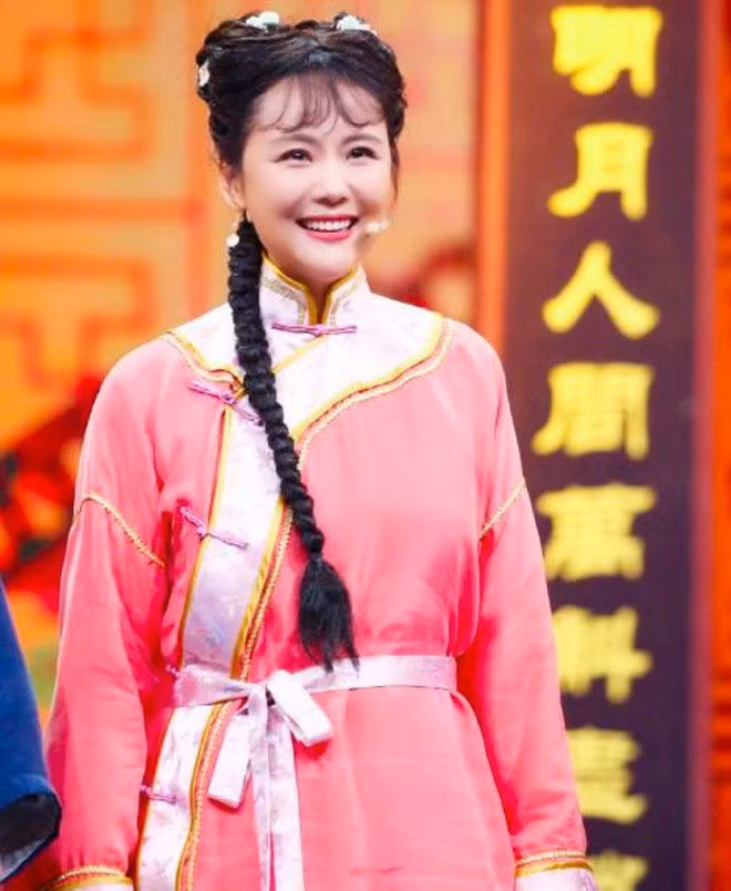 Trần Oánh tái hiện hình ảnh Liễu Hồng của cô trong một show truyền hình gần đây khi đã ngoài 40 tuổi.