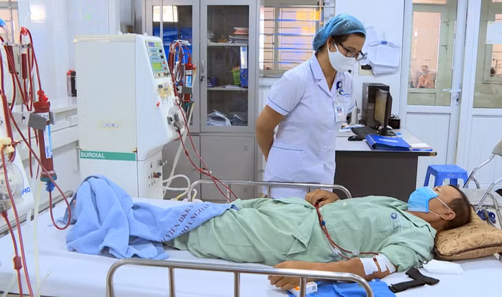 Điều dưỡng cho bệnh nhân suy thận tại Khoa Thận lọc máu, Bệnh viện Bãi Cháy.