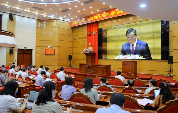 Đồng chí Vương Đình Huệ, Ủy viên Bộ Chính trị, Chủ tịch Quốc hội, Chủ tịch Hội đồng bầu cử Quốc gia, phát biểu tại hội nghị.