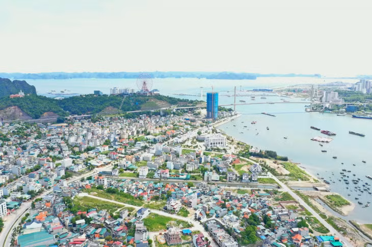Quy hoạch tuyến đường bao biển mới 6 làn với bãi tắm nhân tạo và bến du thuyền sẽ biến khu vực Cao Xanh – Hà Khánh trở thành tâm điểm mới tại Hạ Long, thu hút các nhà đầu tư. Ảnh: Khổng Ngọc