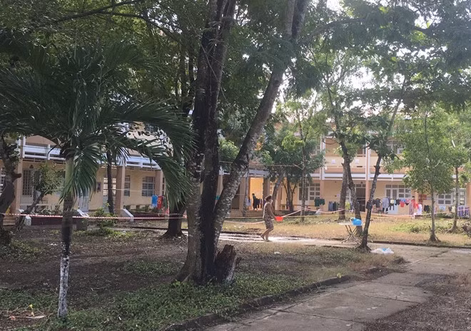 Khu các ly nơi N. tự ý rời khỏi để về nhà mẹ ruột. Khu các ly nơi N. tự ý rời khỏi để về nhà mẹ ruột.