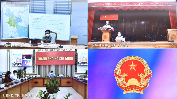 Phó Thủ tướng Vũ Đức Đam giao ban ngắn với "Sở Chỉ huy chống dịch TPHCM” - Ảnh: VGP/Đình Nam Phó Thủ tướng Vũ Đức Đam giao ban ngắn với "Sở Chỉ huy chống dịch TPHCM” - Ảnh: VGP/Đình Nam